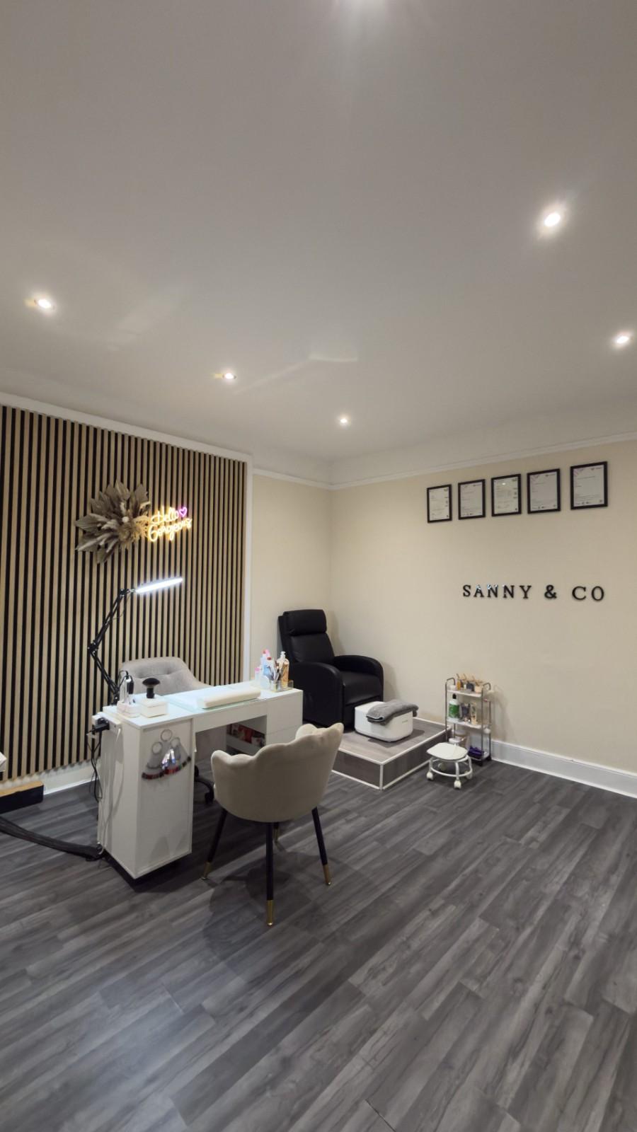 Modern beauty salon interior design